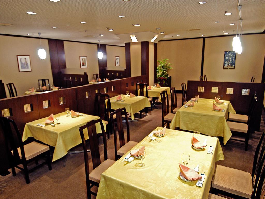 The Crown Palais New Hankyu Kochi Exterior foto