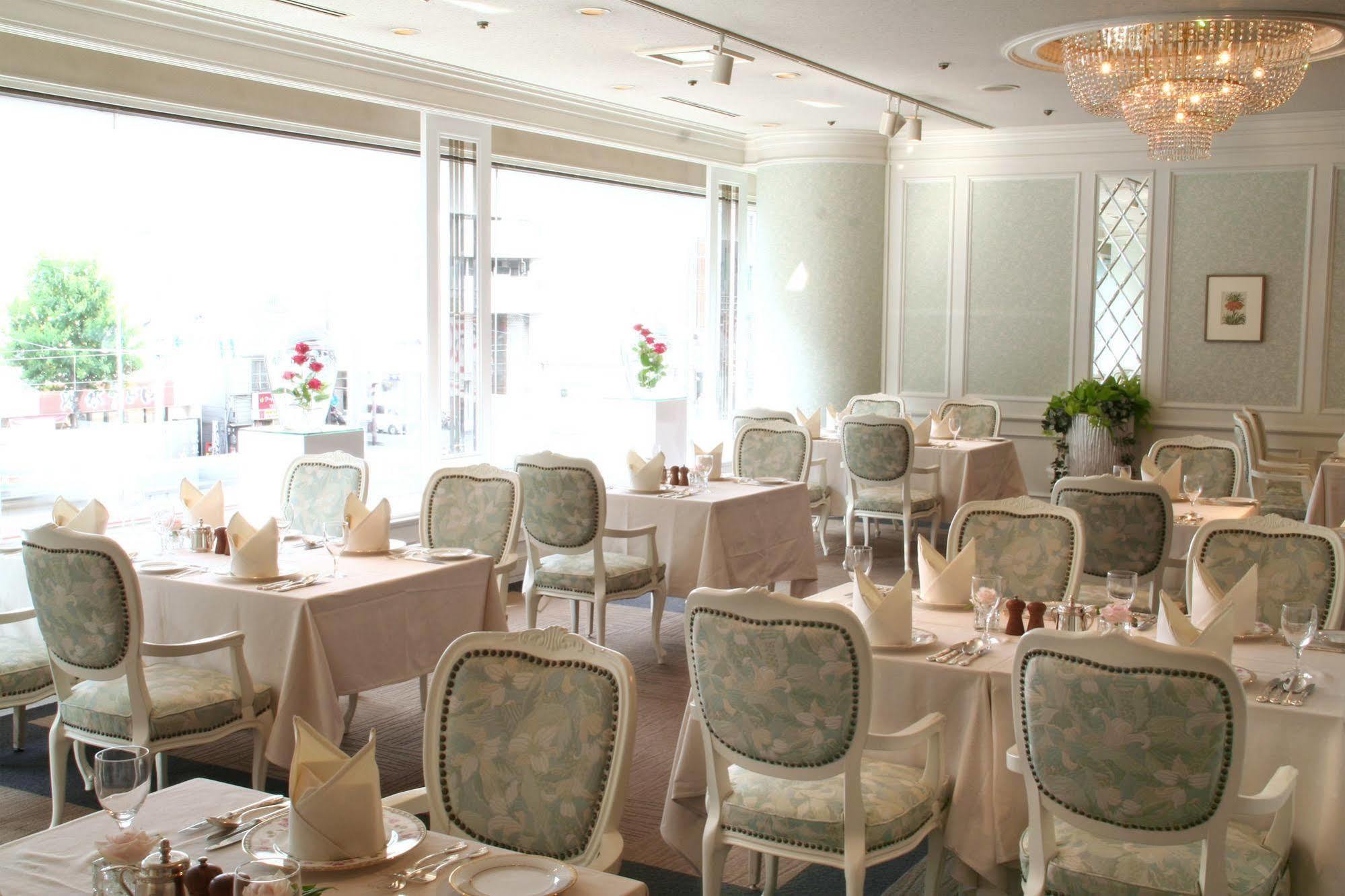 The Crown Palais New Hankyu Kochi Exterior foto