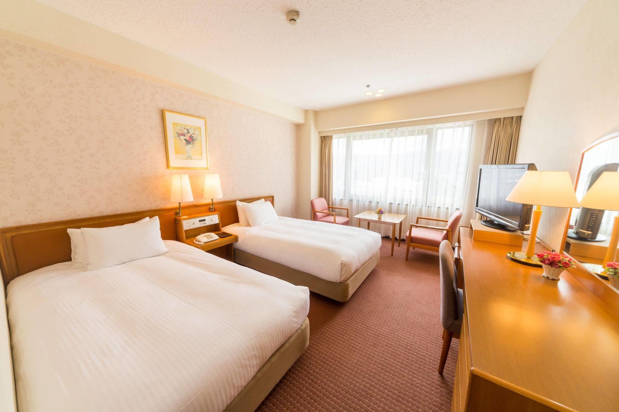 The Crown Palais New Hankyu Kochi Exterior foto