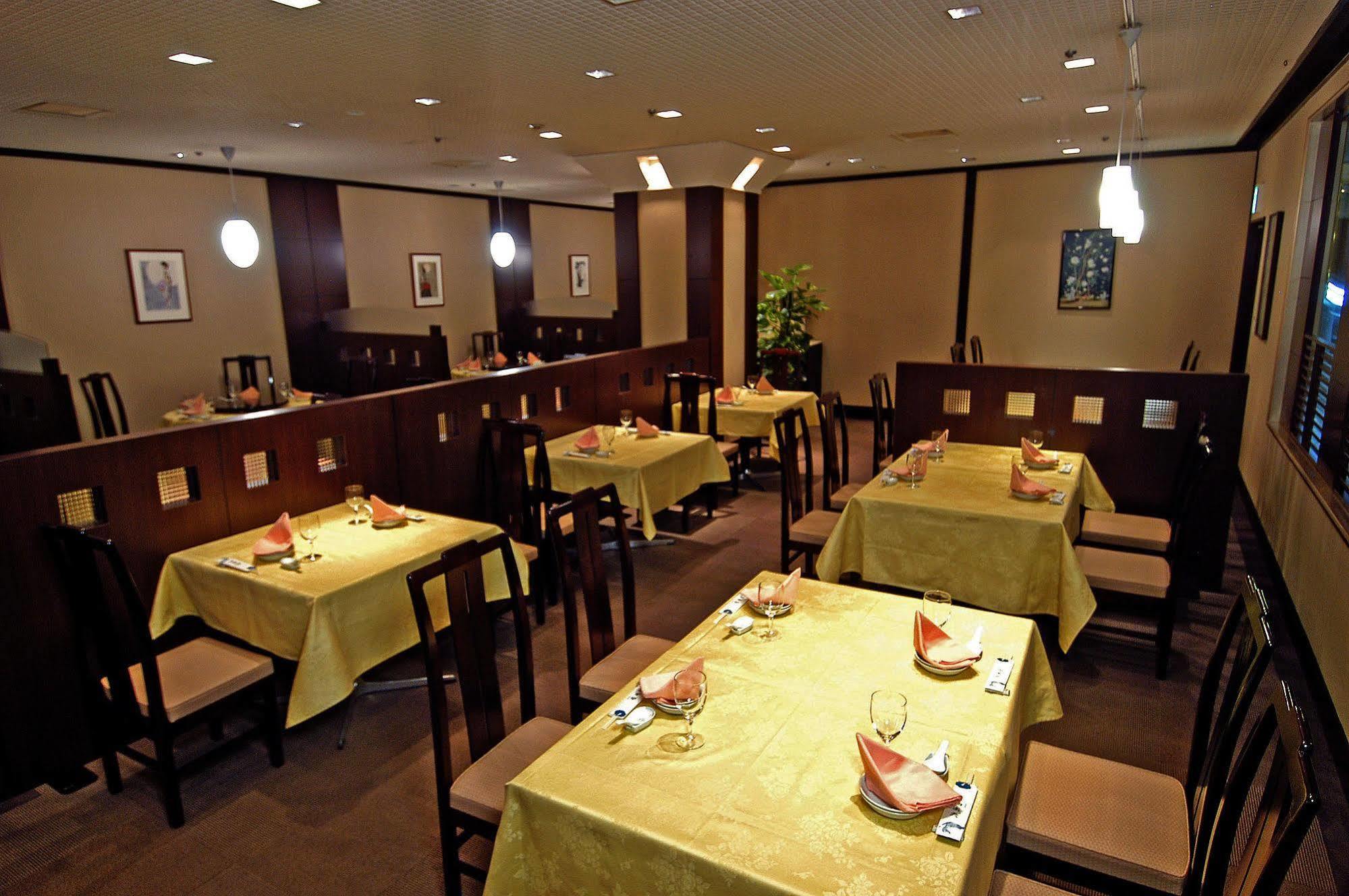 The Crown Palais New Hankyu Kochi Exterior foto